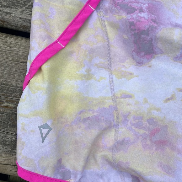 Ivivva by Lululemon Watercolor Printed Speedy Speed Running Athletic Shorts - Picture 6 of 7